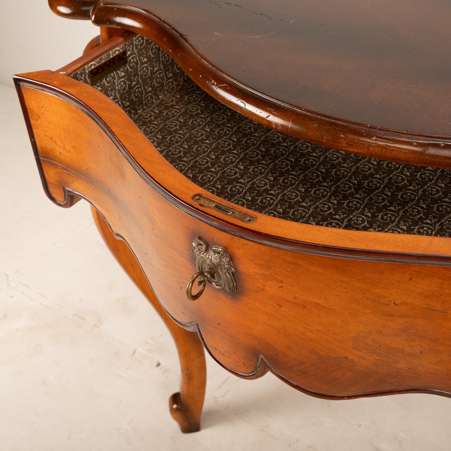 Baker Furniture Milling Road Console Table – Italian Provincial Solid Maple Entry Table – Vintage Carved Hall Table w/ Lock & Key