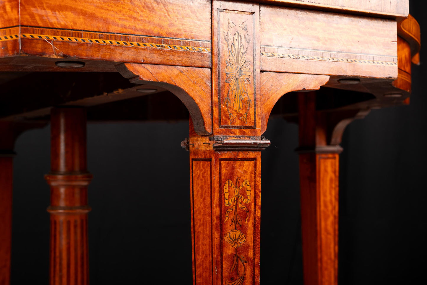 Late 19th Century Edwardian Crossbanded Marquetry Center Table - Highly Detailed , Antique Furniture, Incredible Woodworking Card Table