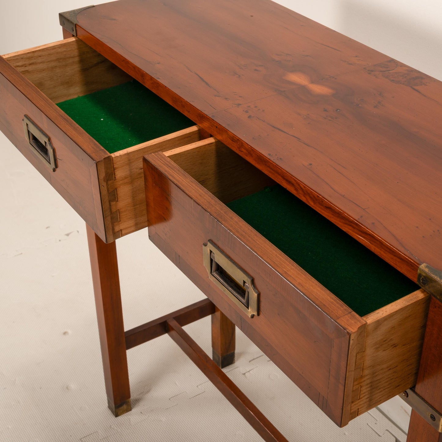 Vintage "Yew Tree" Campaign Style Console Table by Hekman , Hallway / Entry / Bedroom / Closet Table Unique Veneer Pattern Brass Hardware