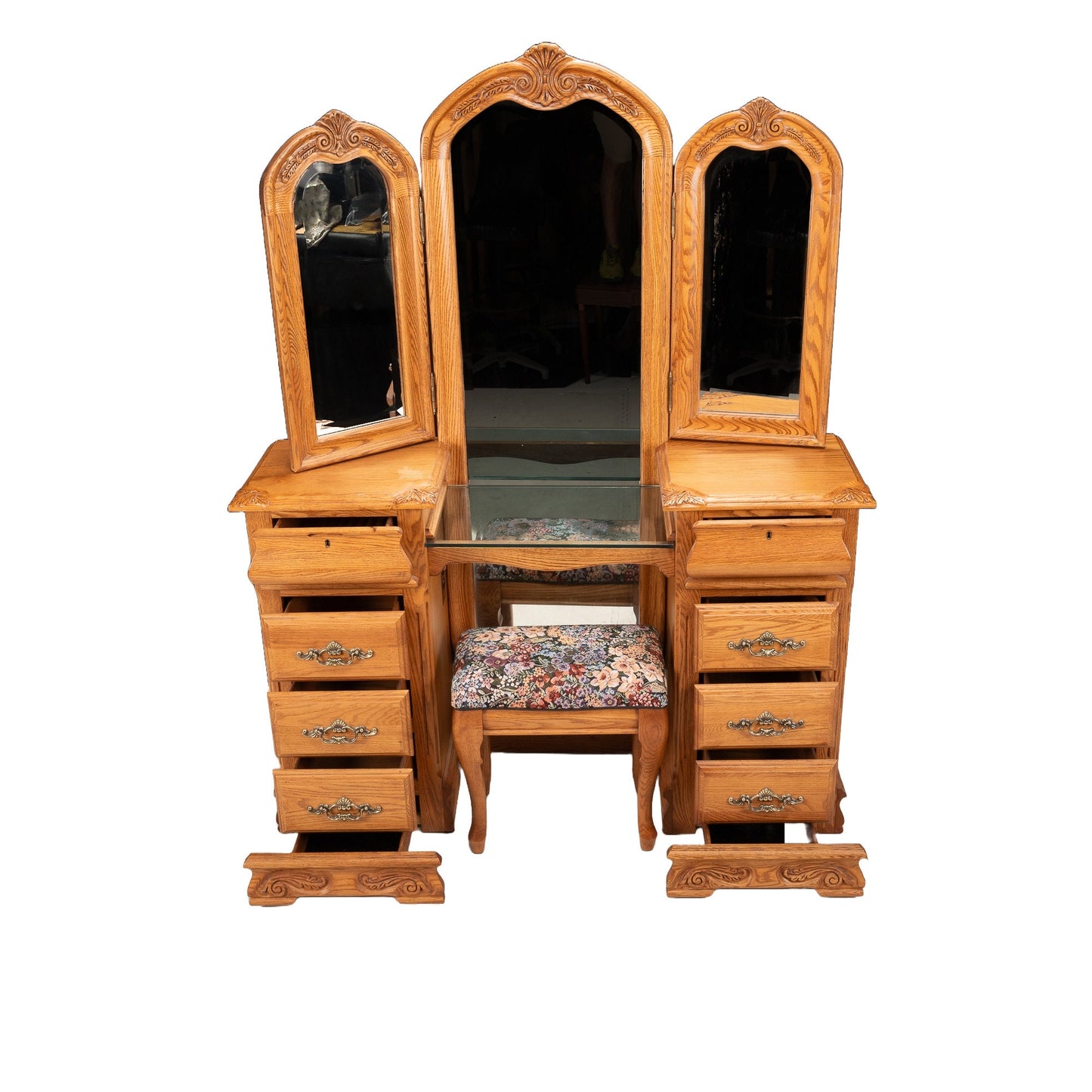 Oakwood Interiors Oakcrest Vanity W/ Bench, Carved Solid Red Oak Beautiful Piece , Fantastic American Craftsmanship