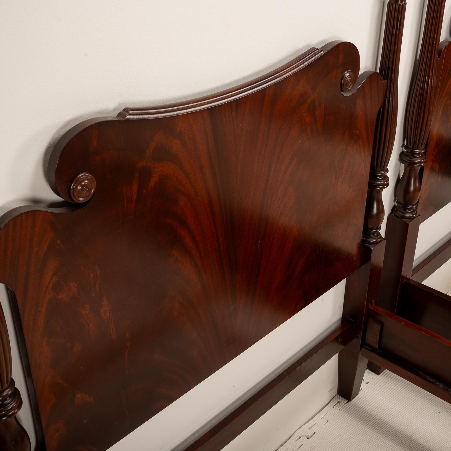 Outstanding Antique Flamed Mahogany 4 Poster Twin Bed Frames - a Pair , High End Antique Furniture, Late 1800s, Fantastic Burl Wood Pattern