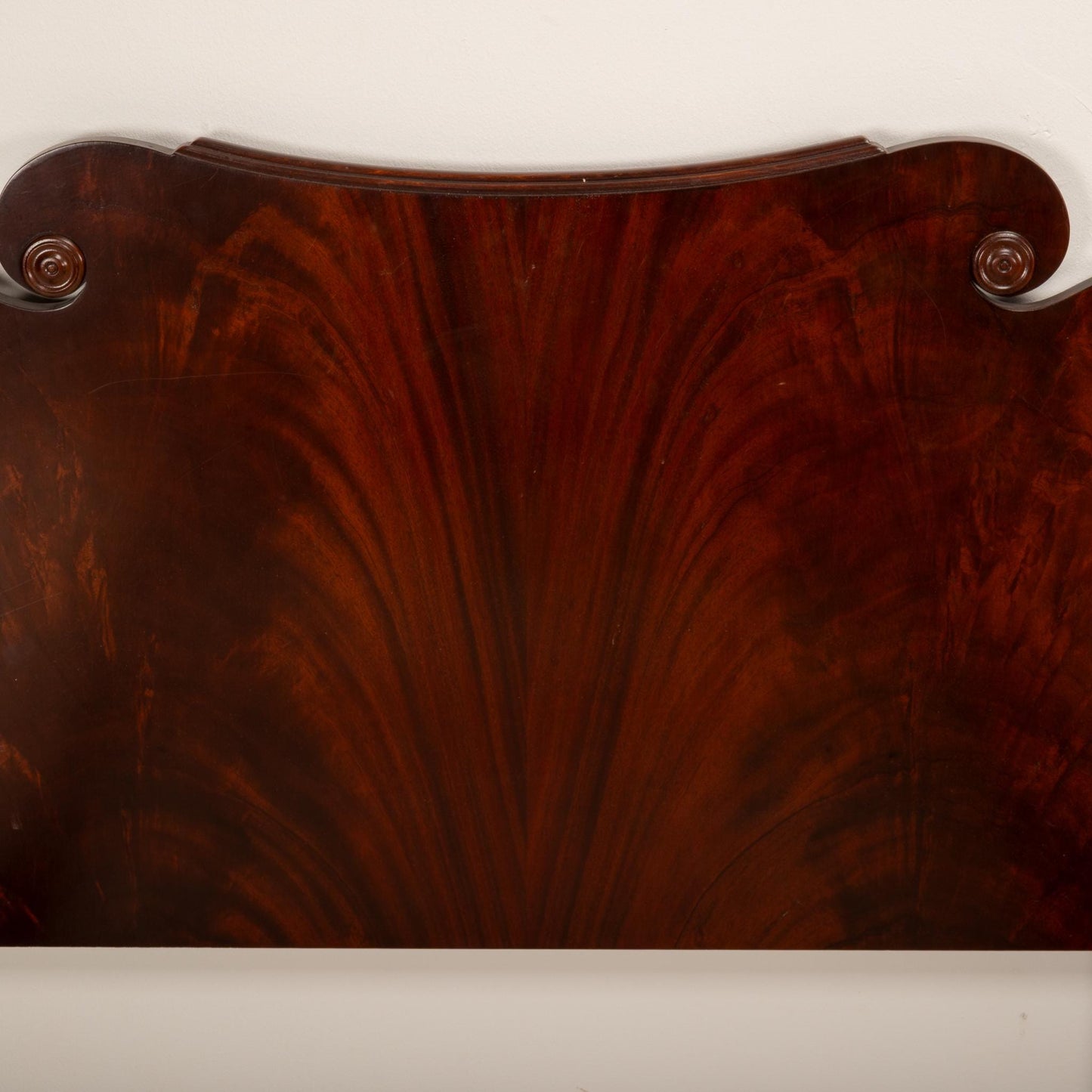 Outstanding Antique Flamed Mahogany 4 Poster Twin Bed Frames - a Pair , High End Antique Furniture, Late 1800s, Fantastic Burl Wood Pattern