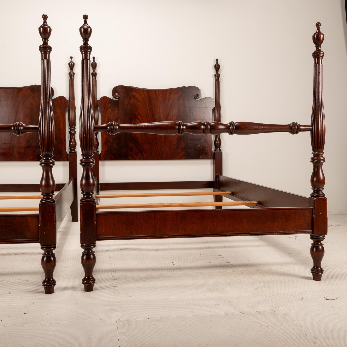 Outstanding Antique Flamed Mahogany 4 Poster Twin Bed Frames - a Pair , High End Antique Furniture, Late 1800s, Fantastic Burl Wood Pattern