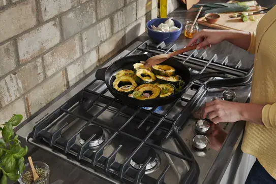 NEW KitchenAid 36" Stainless Steel Gas Cooktop W/ 5 Sealed Burners KCGS356ESS