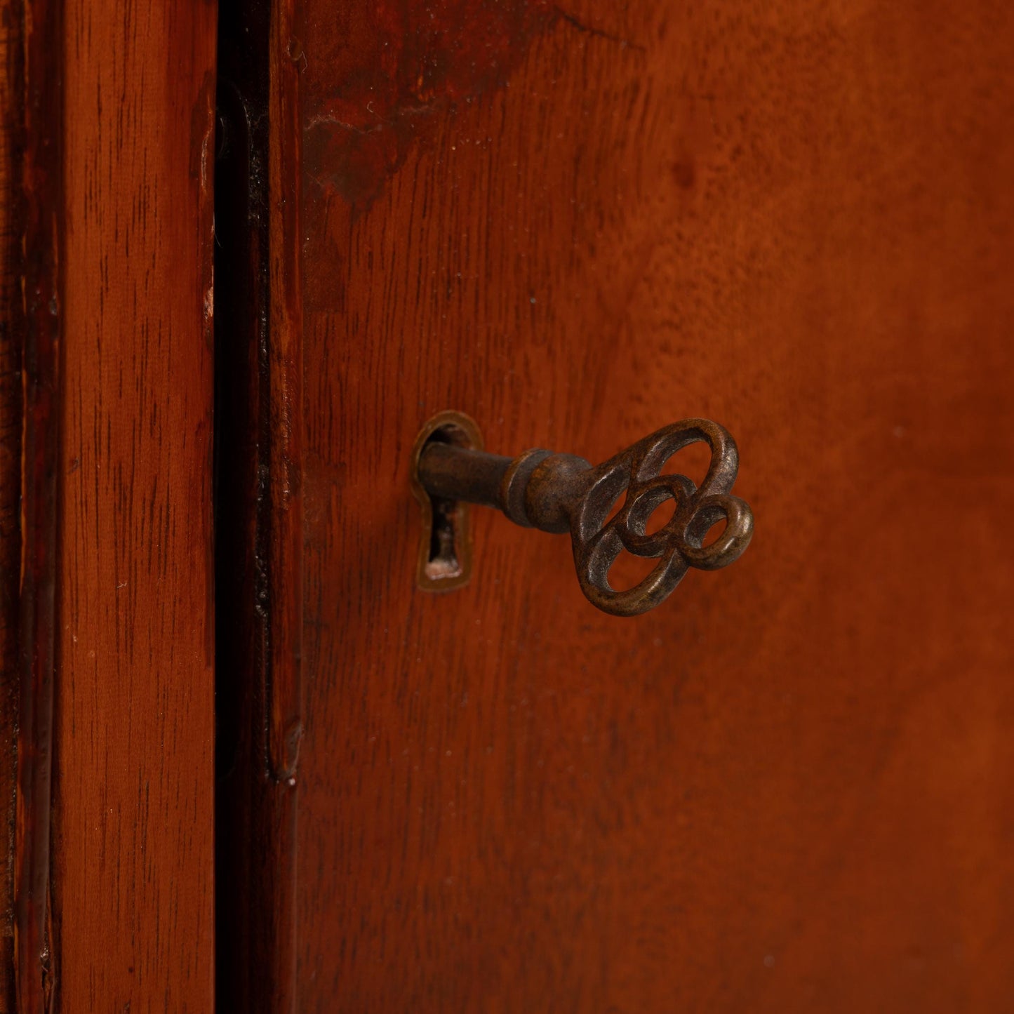 Baker Furniture Flamed Mahogany Sideboard With Brass Pulls & Locking Cabinets