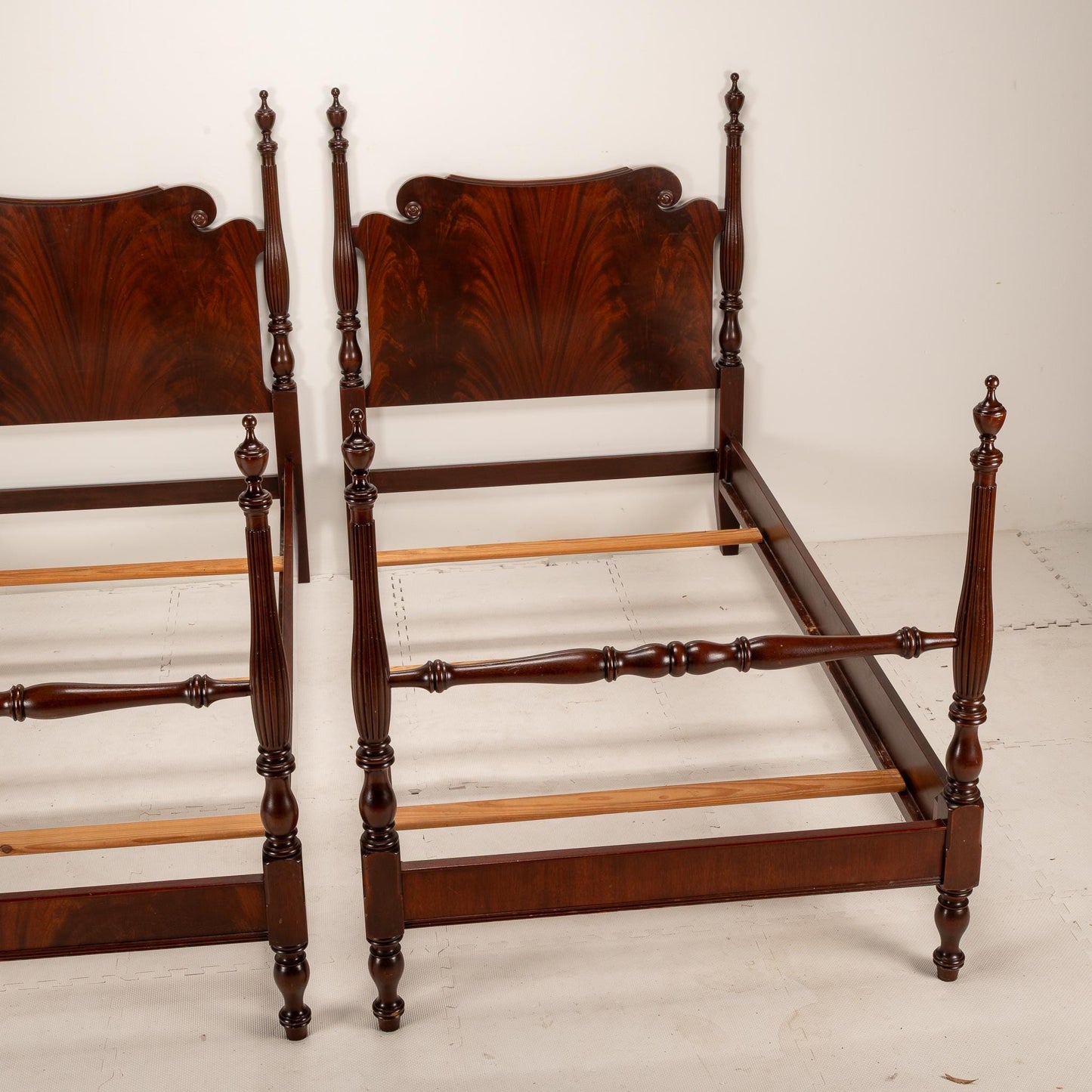 Outstanding Antique Flamed Mahogany 4 Poster Twin Bed Frames - a Pair , High End Antique Furniture, Late 1800s, Fantastic Burl Wood Pattern