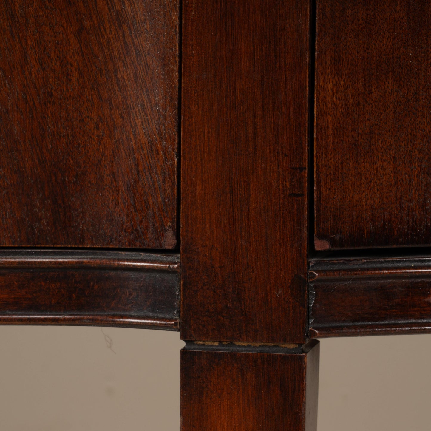Vintage Mahogany Bow Front Buffet Server Hepplewhite Style Sideboard