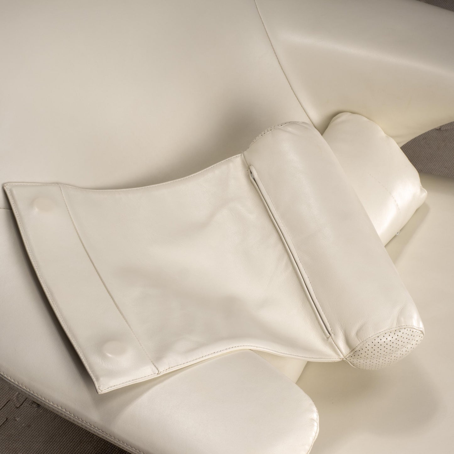 B&b Italia Radar Lounge Chair by James Irvine White Leather Swivel Lounger Italy