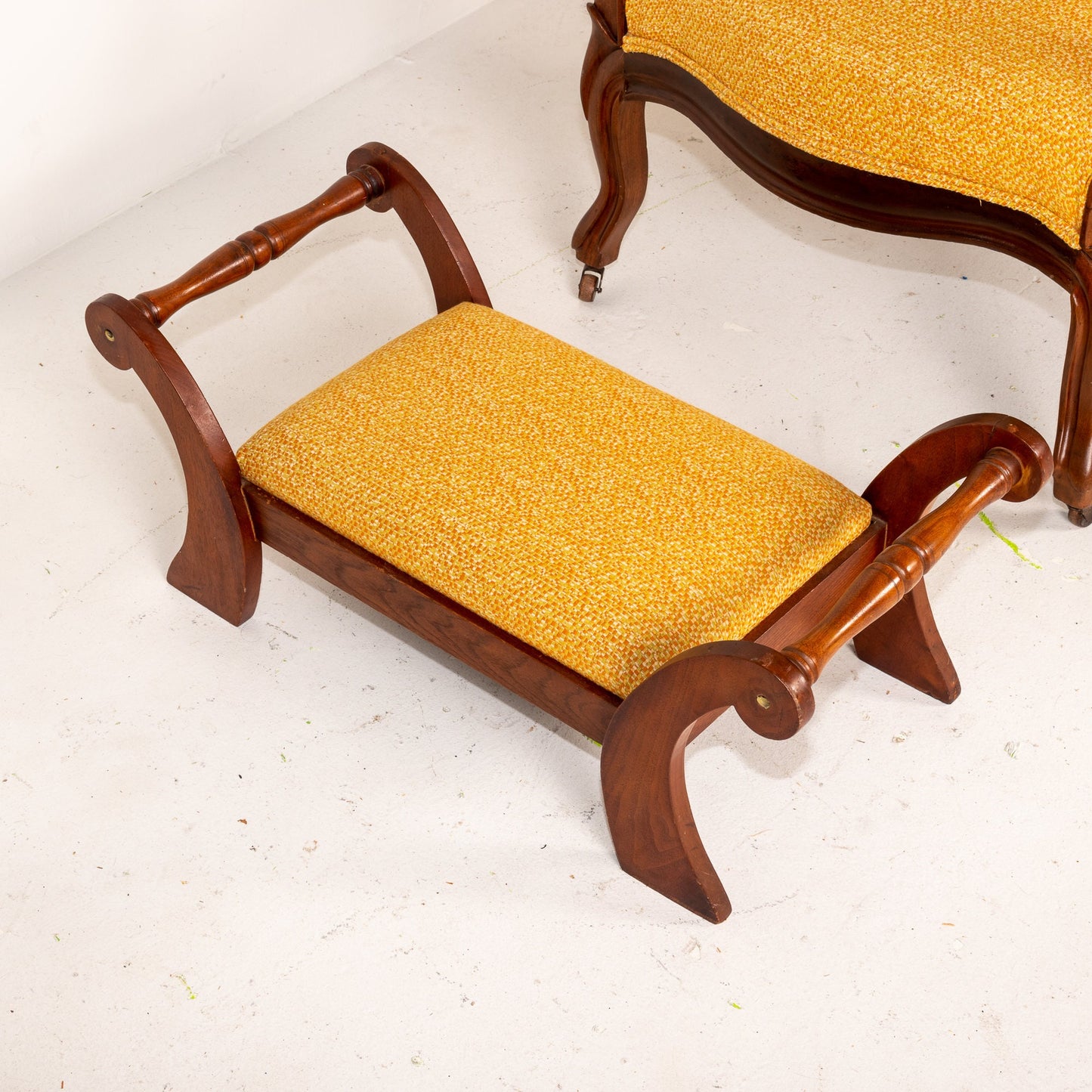 Late 19th Century Antique Mahogany Balloon Back Parlor Chair With Footrest | Indoor Deck Chair for Living Room | Luxurious Rest Chair