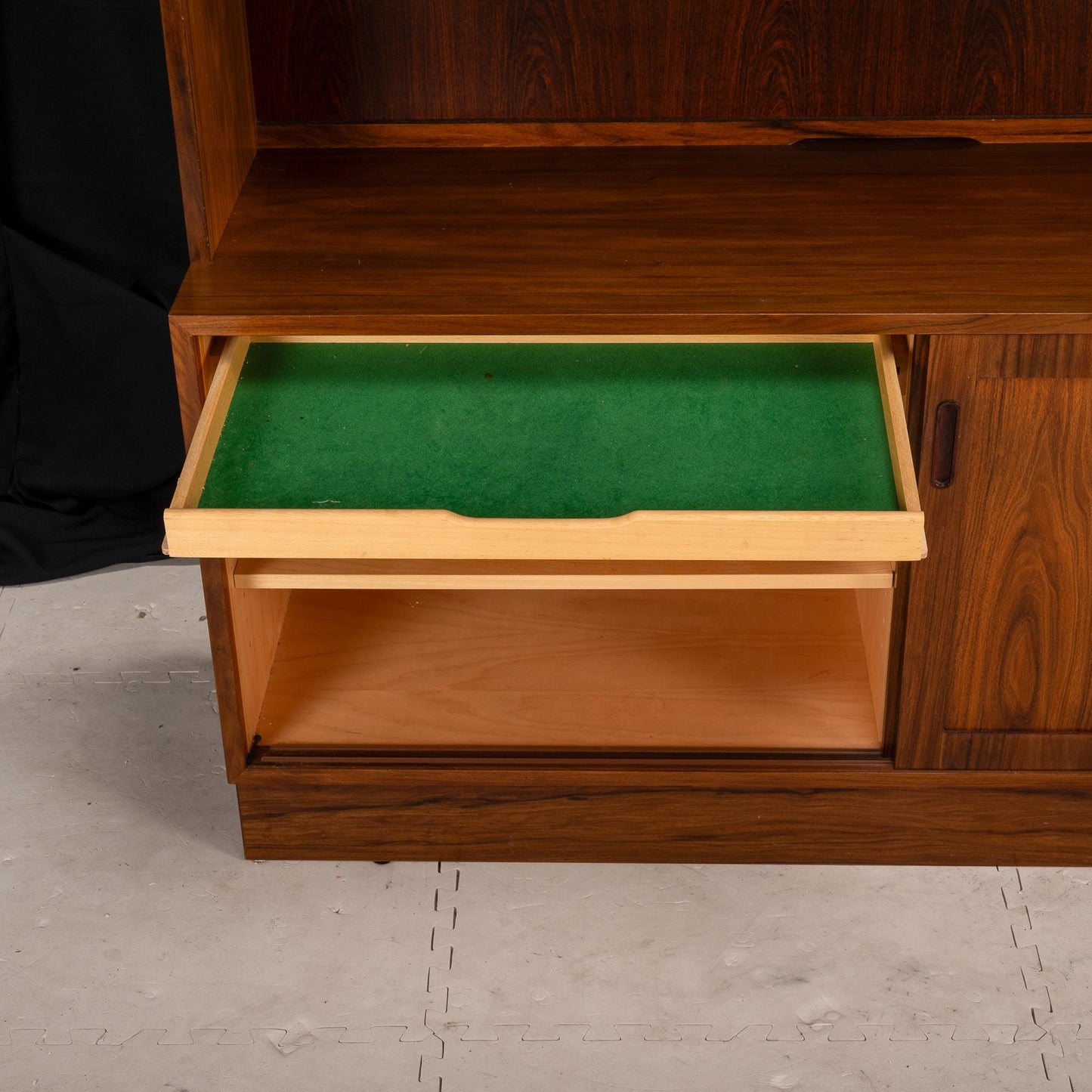 1980s Mid-Century Danish Modern Poul Hundevad Rosewood Veneer Buffet Hutch Bookcase Storage Unit Made in Denmark, USA Shipping Available